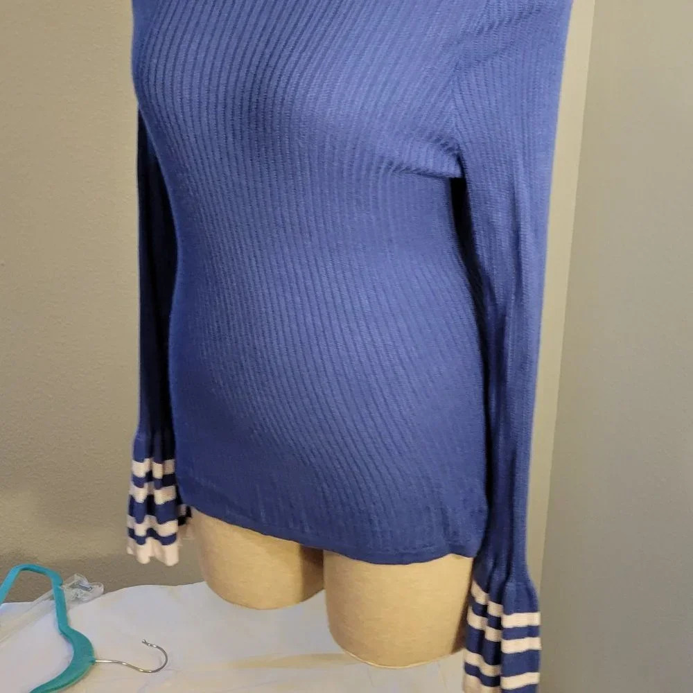 INC WOMENS BLUE FLARED LONG SLEEVE SWEATER - Picture 8 of 9